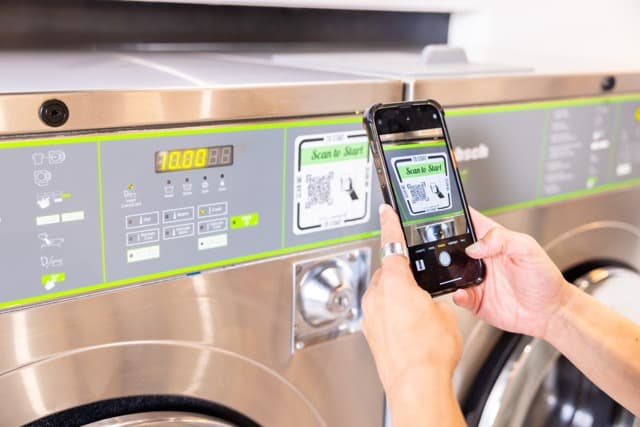 Why Cashless Laundromats Are Better for Everyone